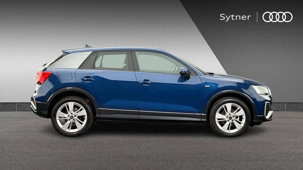 Audi Q2 35 Tfsi S Line S Tronic Tech YA26PCU Blue #4