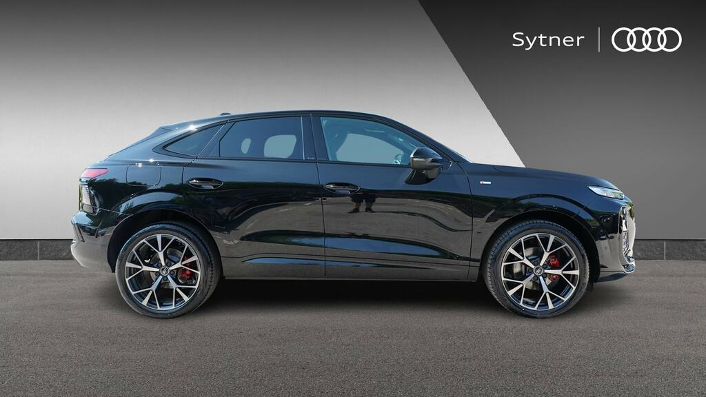 Audi Q3 1.5 Tfsi Edition 1 S Tronic Soundvision YJ26TFS Black #4