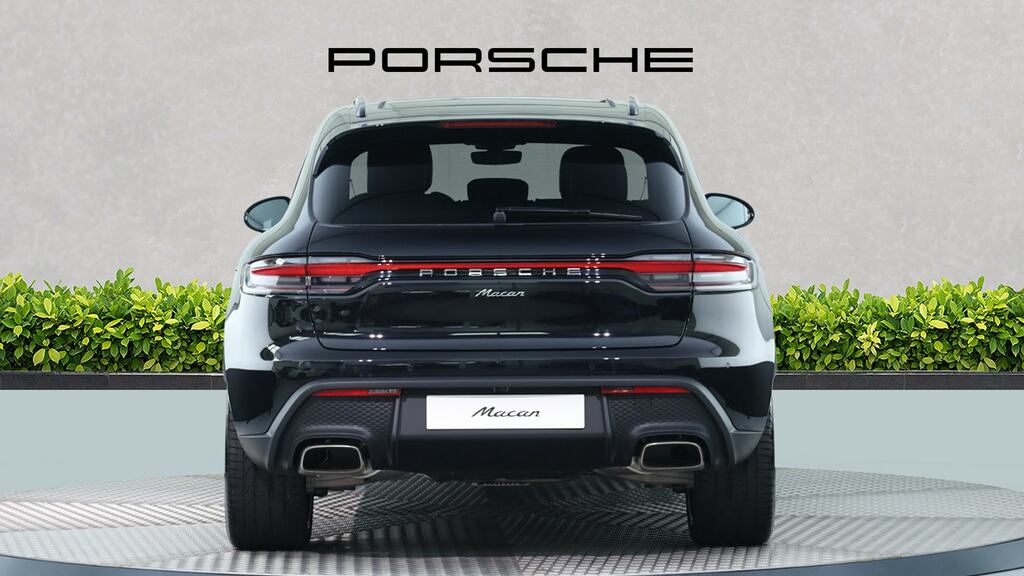 Porsche Macan 5dr Pdk Black #6