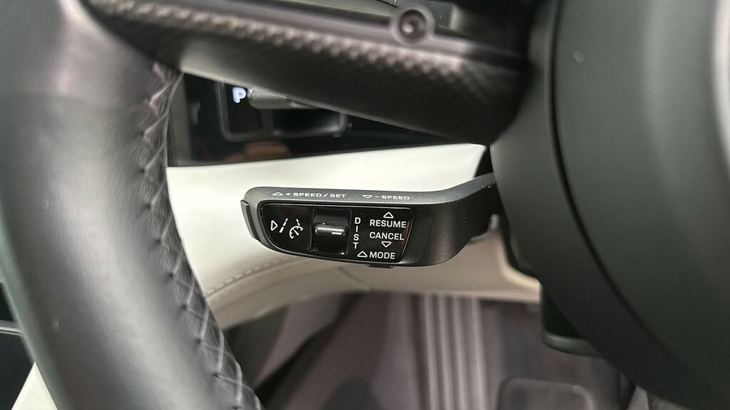 Porsche Taycan Performance Plus 93.4Kwh Turbo Sport Turismo White #29