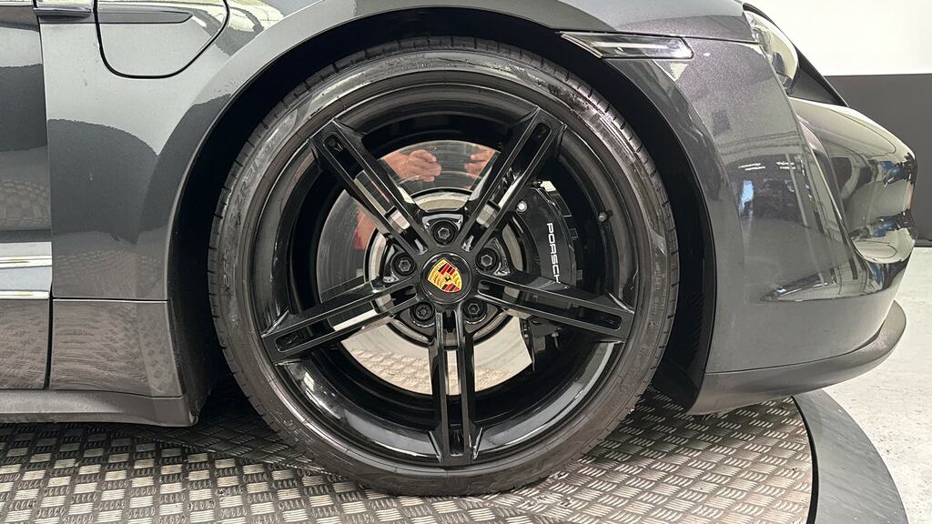 Porsche Taycan Performance Plus 93.4Kwh Turbo Sport Turismo White #9