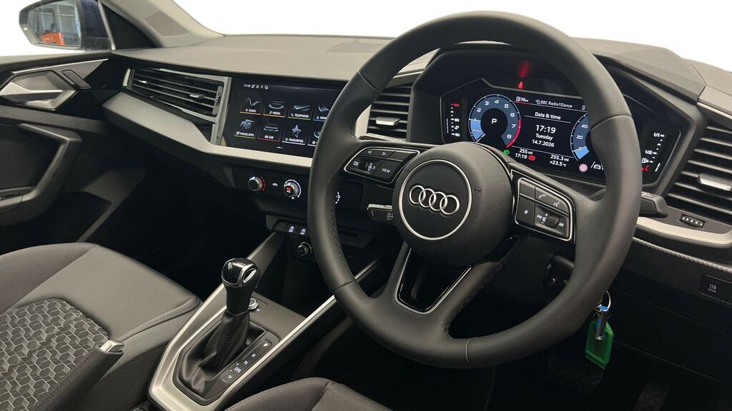 Audi A1 25 Tfsi Sport S Tronic RF26KXG Blue #6