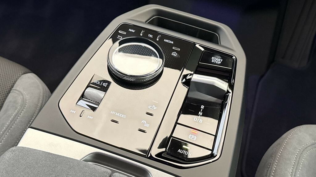 BMW iX 240Kw Xdrive40 M Sport 76.6Kwh Sky Blue #10