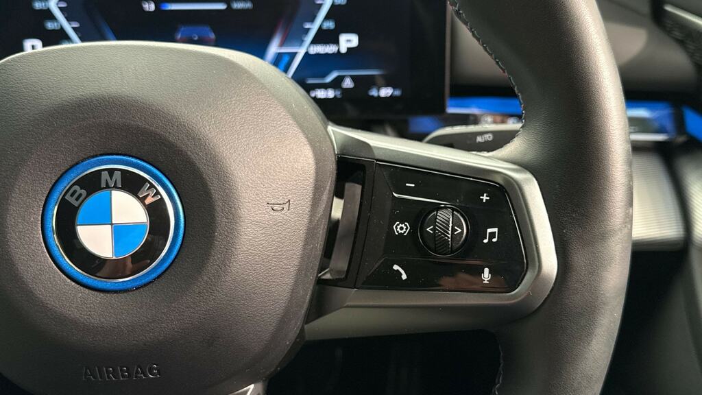 BMW i5 M Sport Pro Black #18