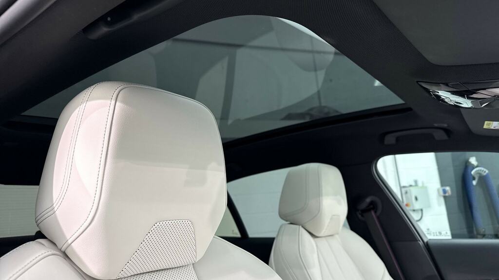 BMW i5 M Sport Pro Black #21
