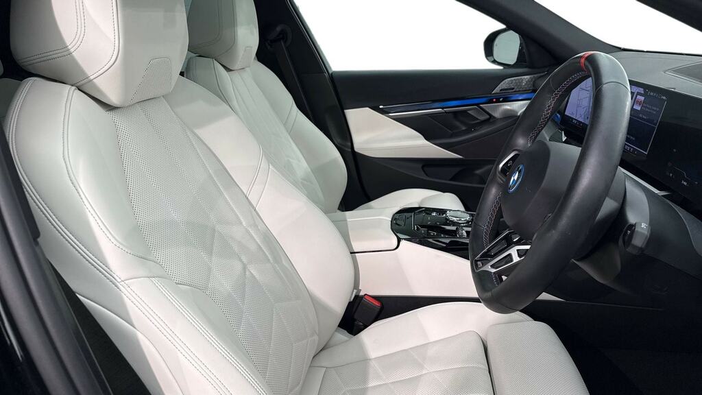 BMW i5 M Sport Pro Black #11
