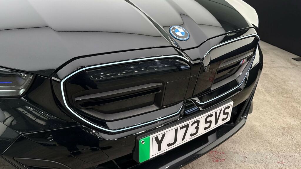 BMW i5 M Sport Pro Black #33