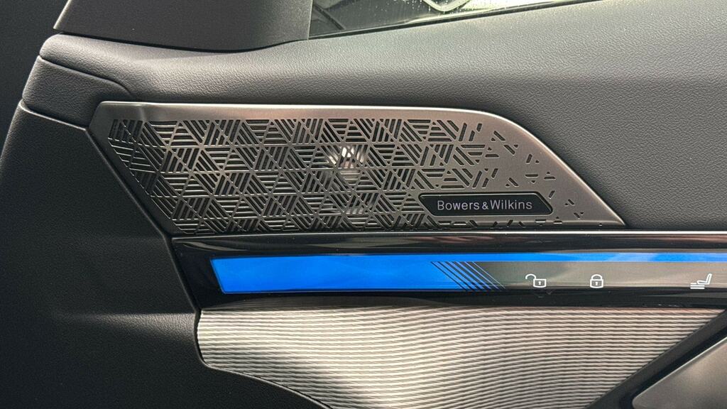 BMW i5 M Sport Pro Black #20