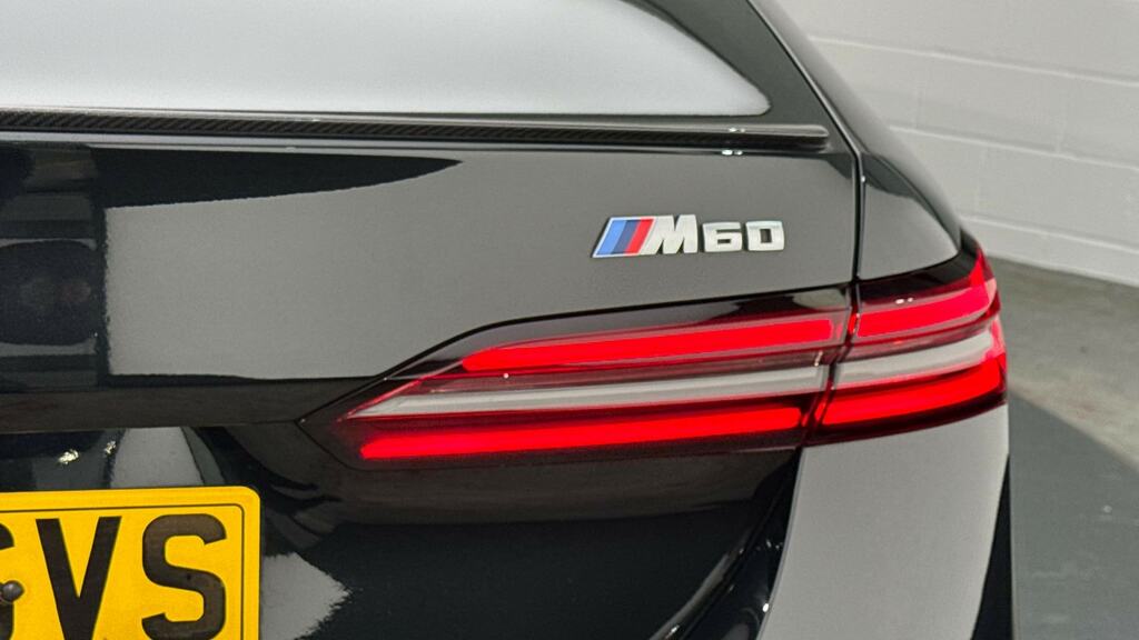 BMW i5 M Sport Pro Black #22