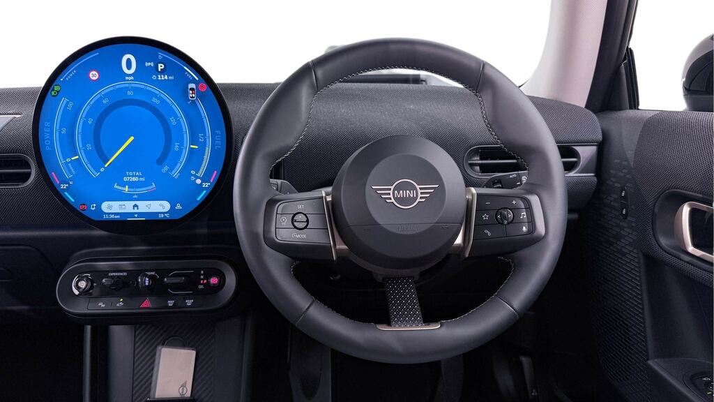 Mini Hatch 1.5 C Classic Level 1 YO24PFX Black #5