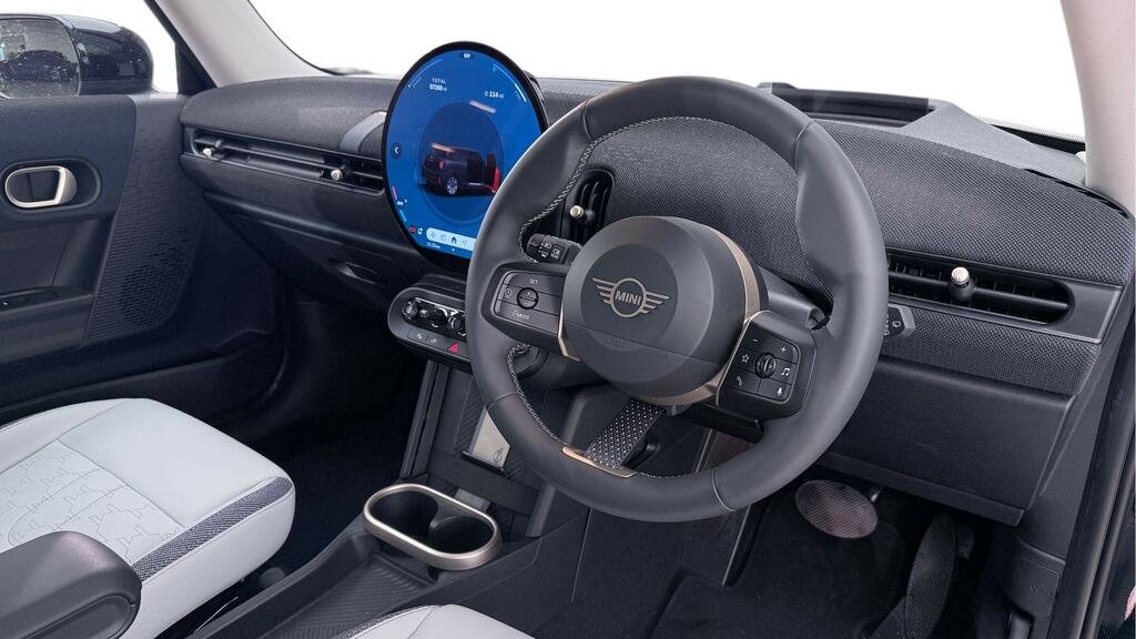 Mini Hatch 1.5 C Classic Level 1 YO24PFX Black #6