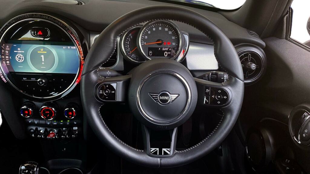 Mini Hatch 1.5 Cooper Exclusive Premium CV72KNY Black #5