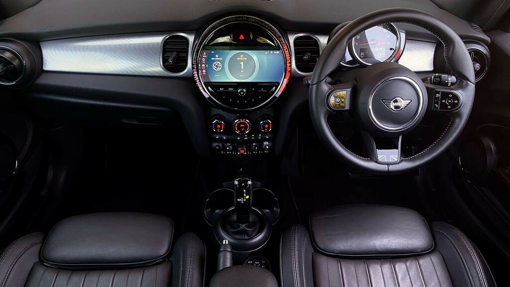 Mini Hatch 1.5 Cooper Exclusive Premium CV72KNY Black #4