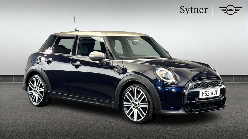 Mini Hatch 2.0 Cooper S Exclusive Comfortnav Pack HS21NUV Black