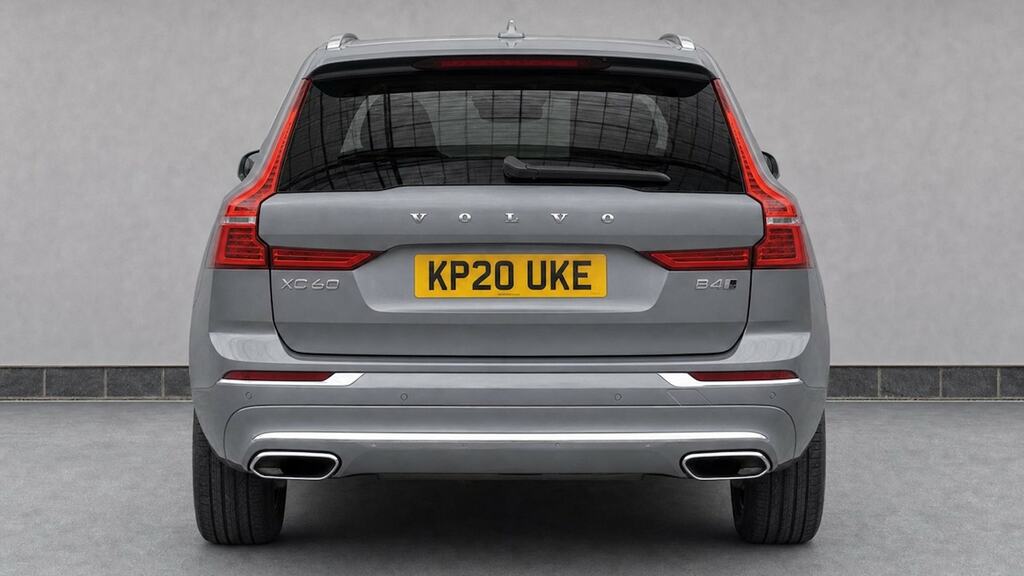 Volvo XC60 Recharge R-design, T6 Awd Plug-in Hybrid Black #7