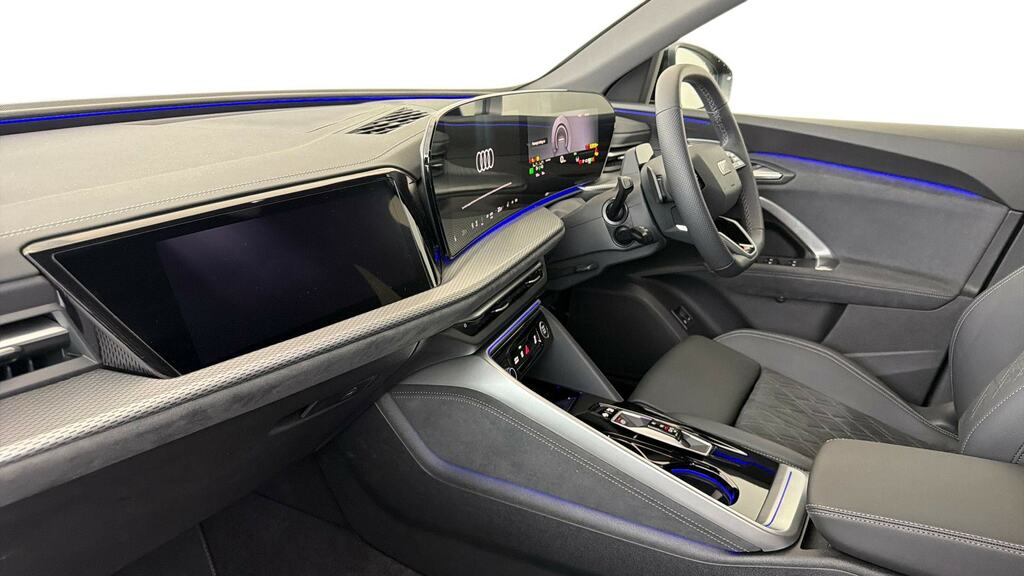 Audi Q5 2.0 Tfsi E Quattro 299 Edition1 S Tronic Sv LF26BCB Black #2