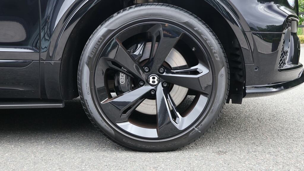 Bentley Bentayga 4.0 V8 Azure Blackline Spec Black #6