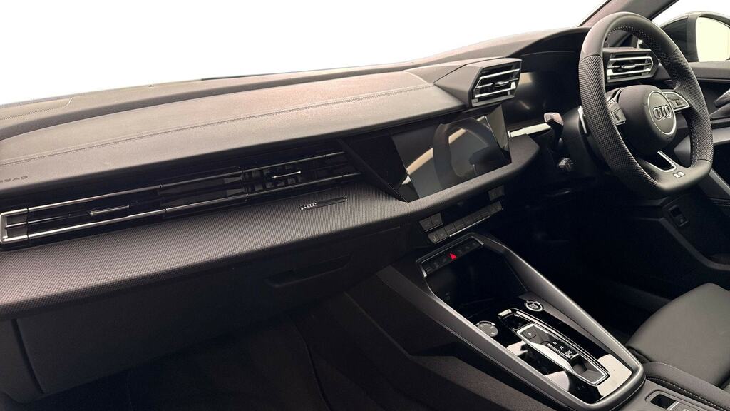Audi A3 1.5 Tfsi E 204 Black Edition S Tronic Black #2