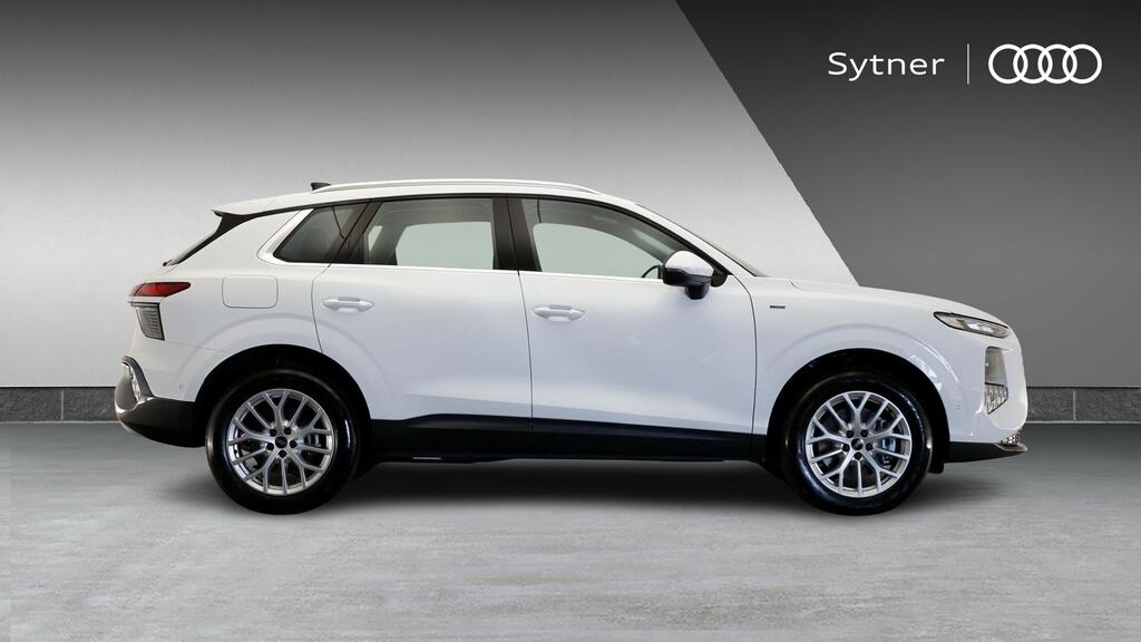 Audi Q3 1.5 E-hybrid Sport S Tronic White #4
