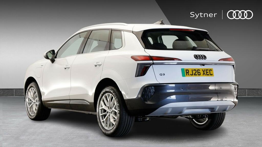 Audi Q3 1.5 E-hybrid Sport S Tronic White #3