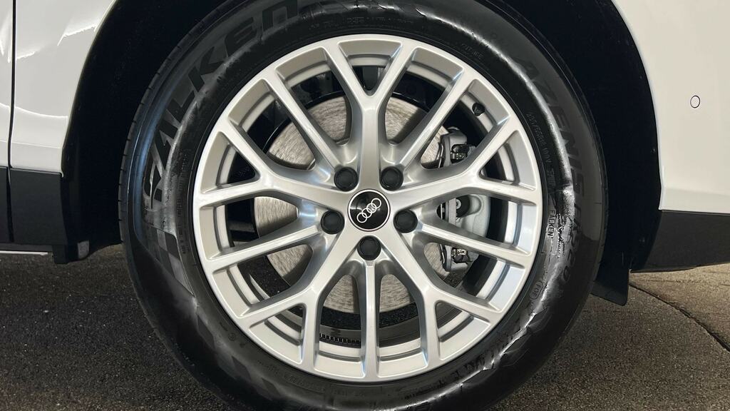 Audi Q3 1.5 E-hybrid Sport S Tronic White #5
