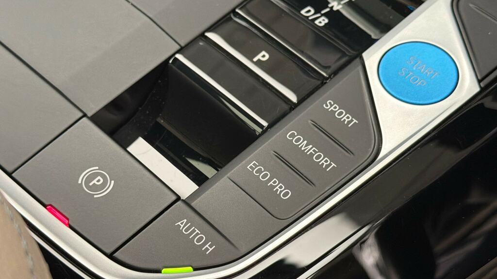 BMW iX3 Bmw -E Estate 210Kw M Sport Pro 80Kwh White #19