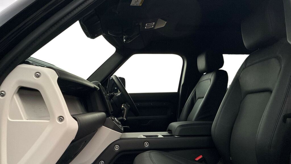 Land Rover Defender 130 3.0 D350 X-dynamic Hse 130 Black #3
