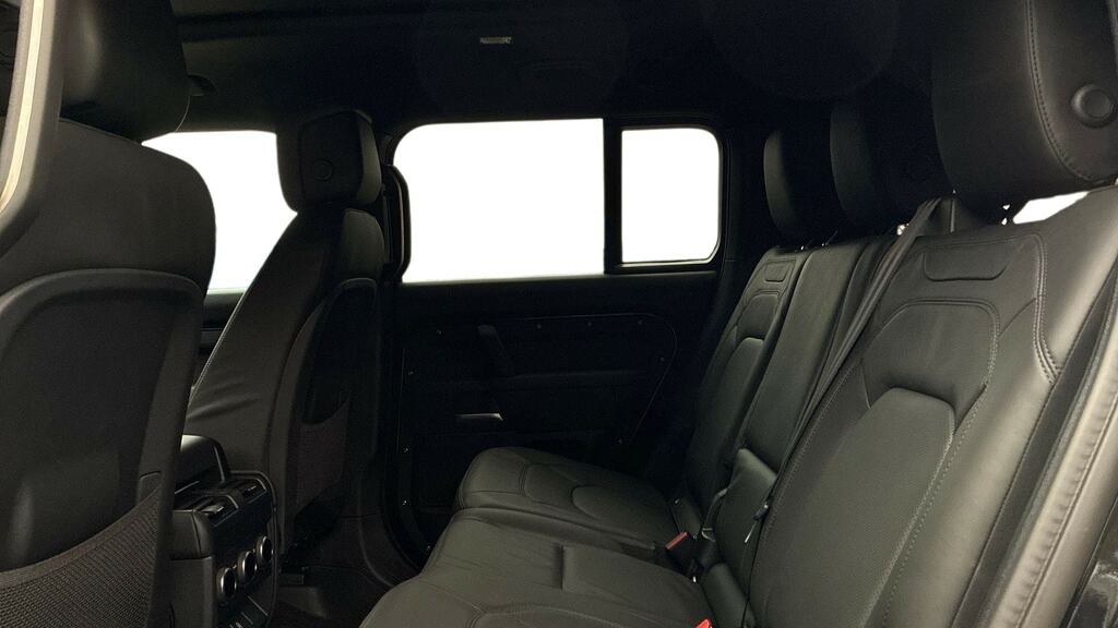 Land Rover Defender 130 3.0 D350 X-dynamic Hse 130 Black #4