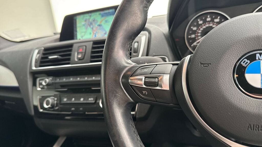 BMW 1 Series 118I 1.5 Sport Nav -1 Owner- White #17