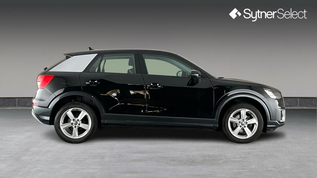 Audi Q2 30 Tdi Sport Black #3