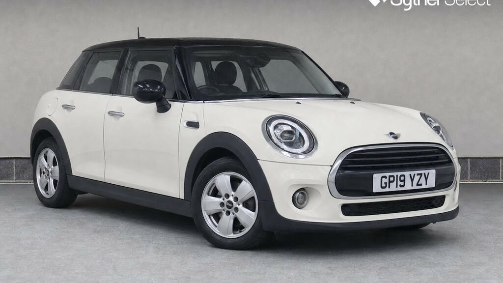 Mini Hatch 1.5 Cooper Classic II White