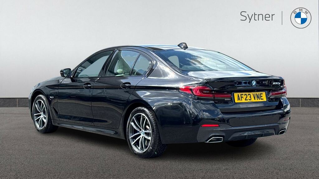 BMW 5 Series 530E M Sport Black #2