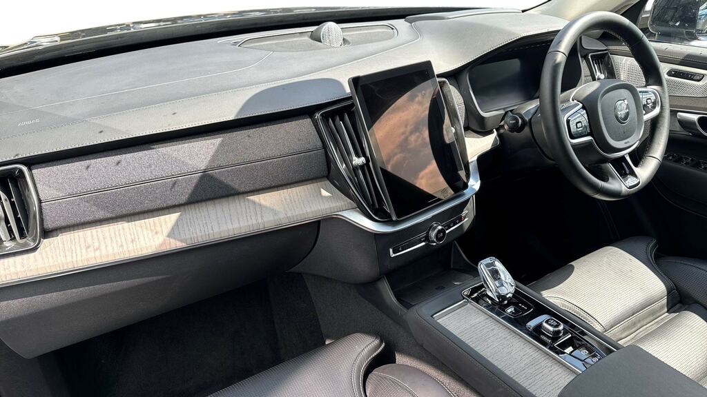 Volvo XC90 2.0 B5p Ultra Bright Awd Geartronic RV25VMO Black #4