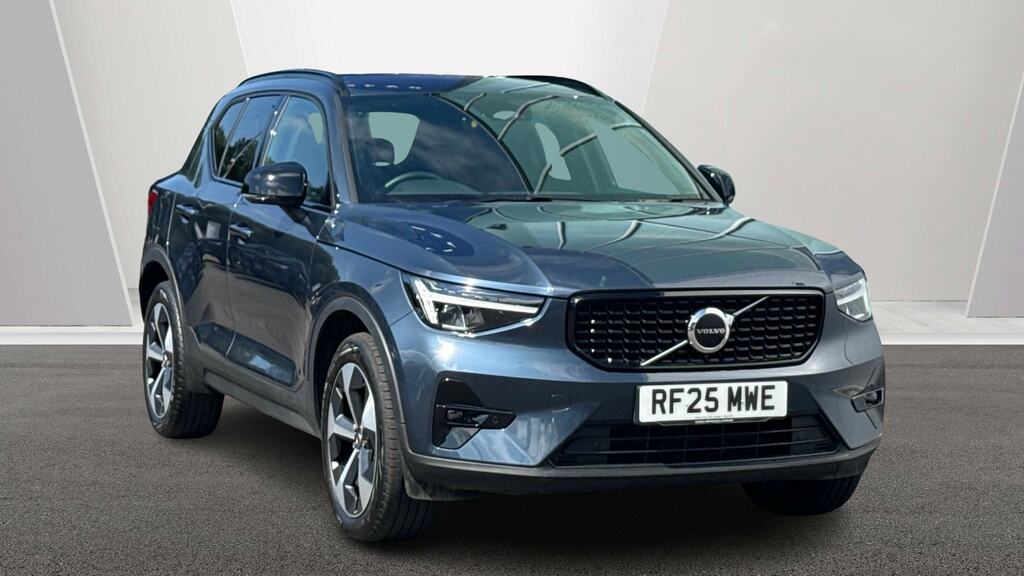Volvo XC40 2.0 B4p Plus Dark RF25MWE Blue