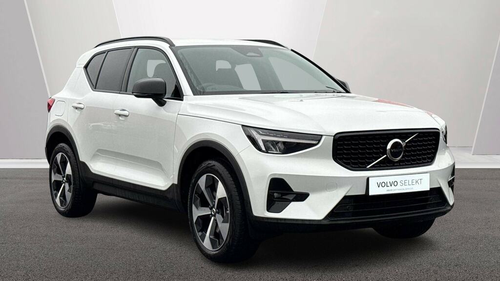 Volvo XC40 2.0 B3p Plus Dark MD26KMF White
