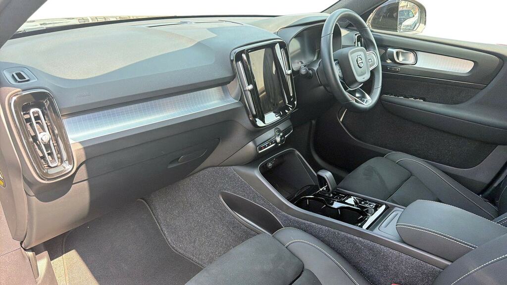 Volvo XC40 2.0 B3p Plus Black Edition ML75CGV Black #4