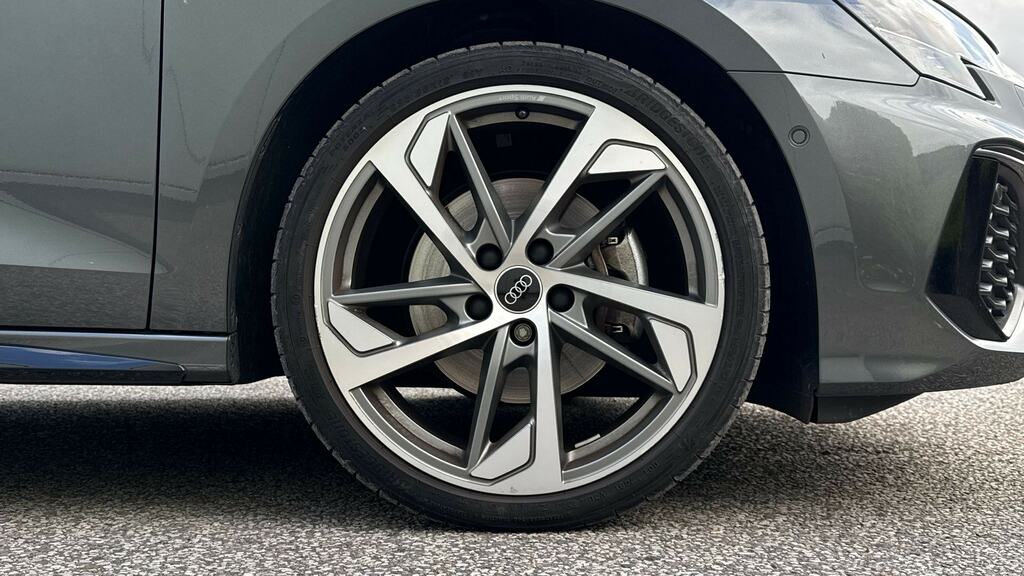 Audi A3 35 Tfsi Edition 1 S Tronic Comfortsound Grey #5
