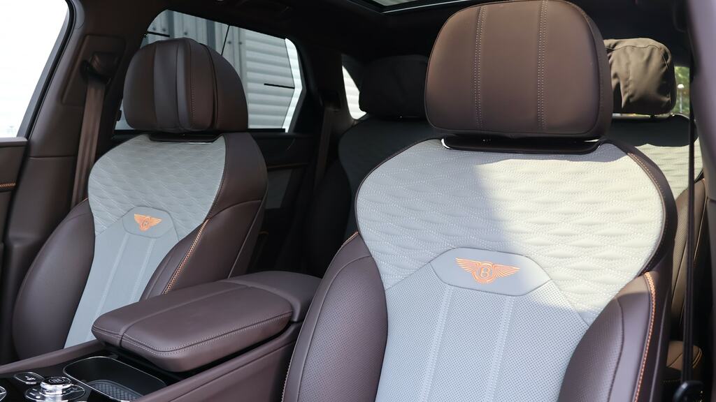 Bentley Bentayga S White #40