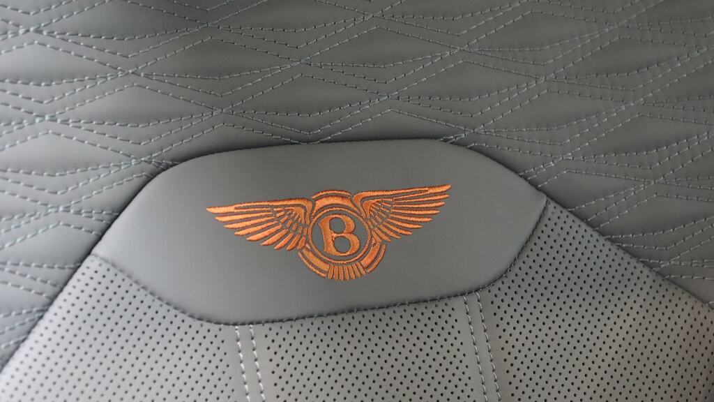 Bentley Bentayga S White #27