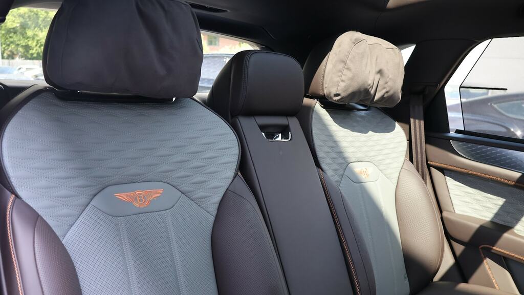 Bentley Bentayga S White #41