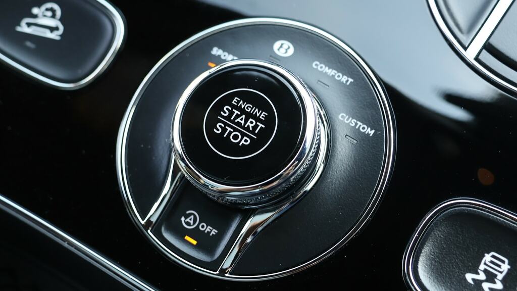 Bentley Bentayga S White #29