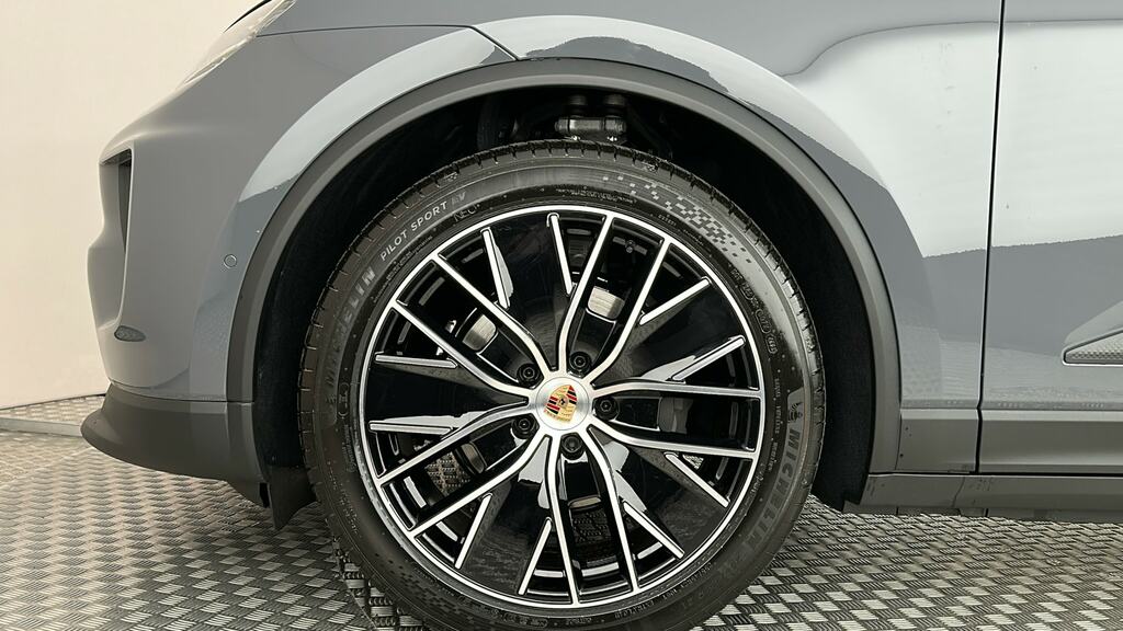 Porsche Macan 265Kw 100Kwh Grey #6
