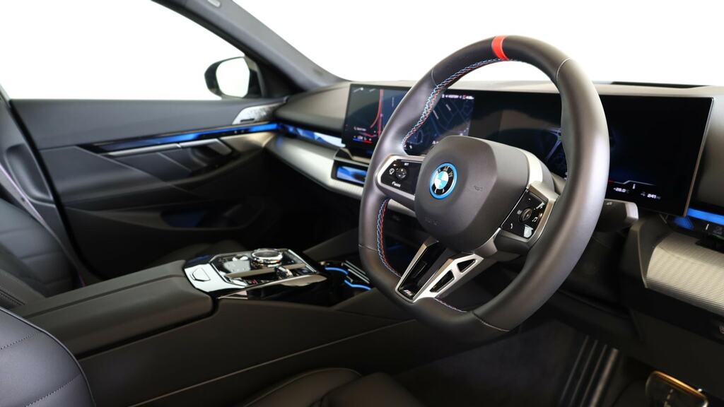 BMW i5 442Kw M60 Xdrive 84Kwh Grey #6