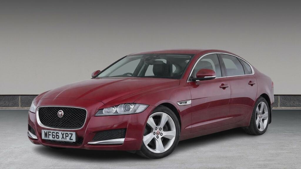 Jaguar XF 2.0D 180 Prestige Red