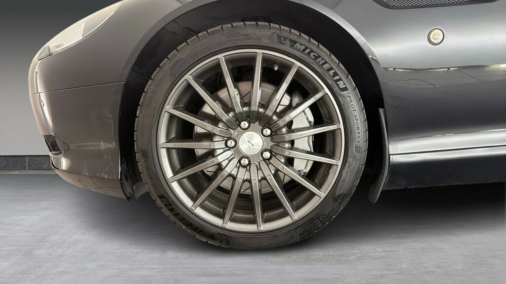 Aston Martin DB9 Db9 V12 Silver #29
