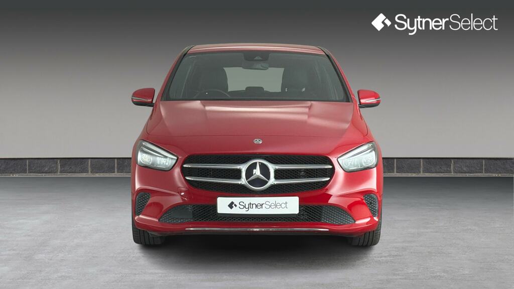 Mercedes-Benz B Class B200d Sport Red #4
