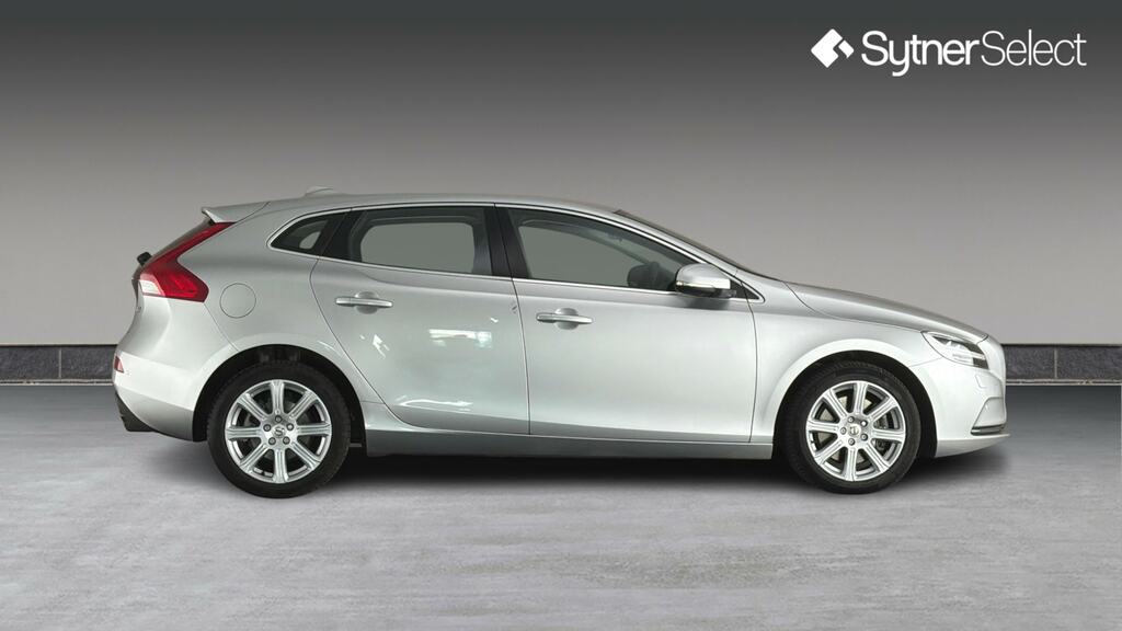 Volvo V40 T3 152 Inscription Geartronic Silver #3