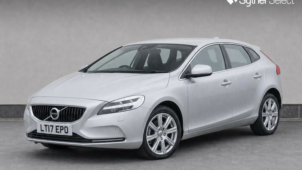 Volvo V40 T3 152 Inscription Geartronic Silver #2