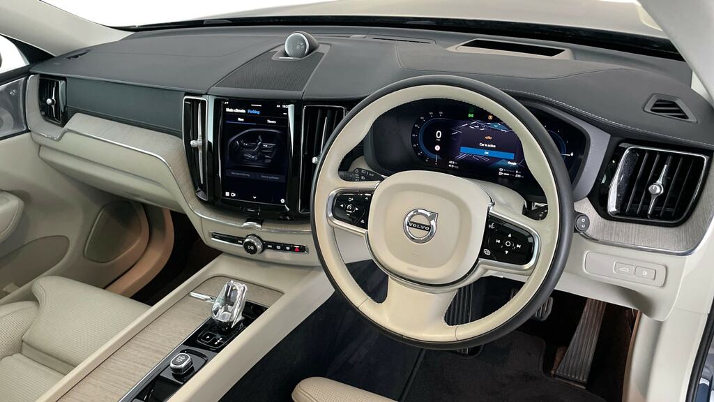 Volvo XC60 Recharge Inscription Pro, T8 Awd Plug-in Hybrid White #9