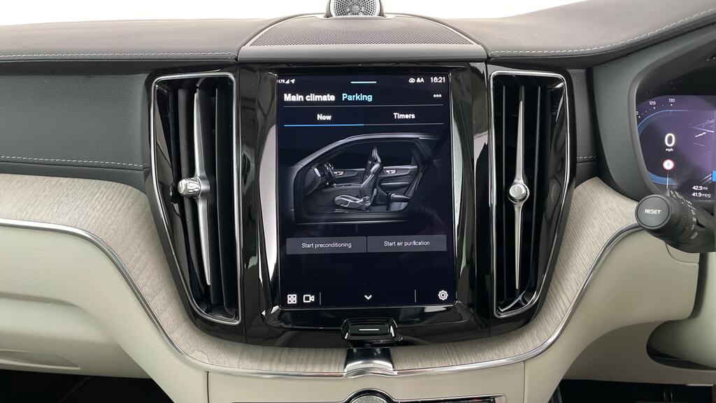 Volvo XC60 Recharge Inscription Pro, T8 Awd Plug-in Hybrid White #7